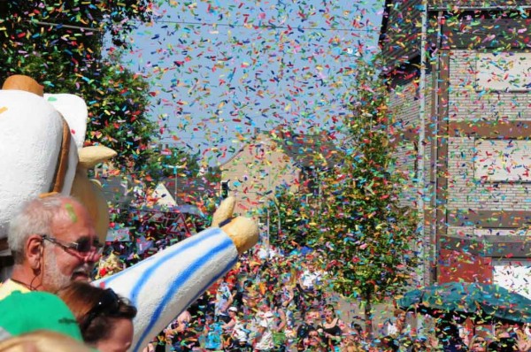 kirmesumzug_crange_konfetti