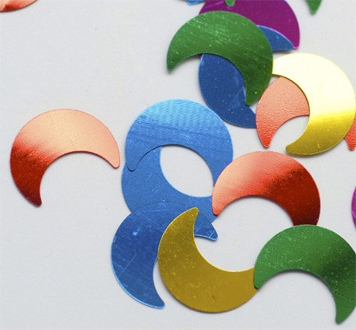 Konfetti 'Halbmonde' metallic bunt 1,5 cm