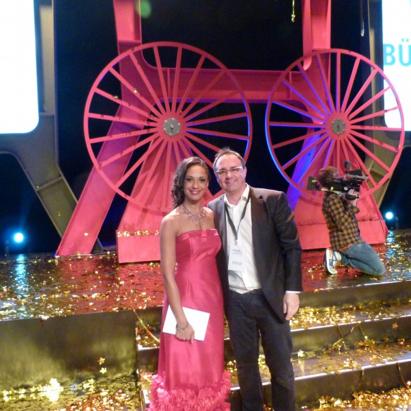 famab_award_confetti1