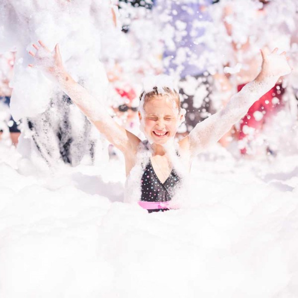 schaumparty-planen-schaum-fluid-locaion-confetti